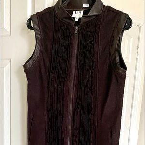 Sleeveless long vest with leather trim